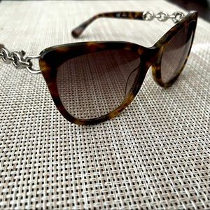 DVF SUN GLASSES TORTOISE PRINT